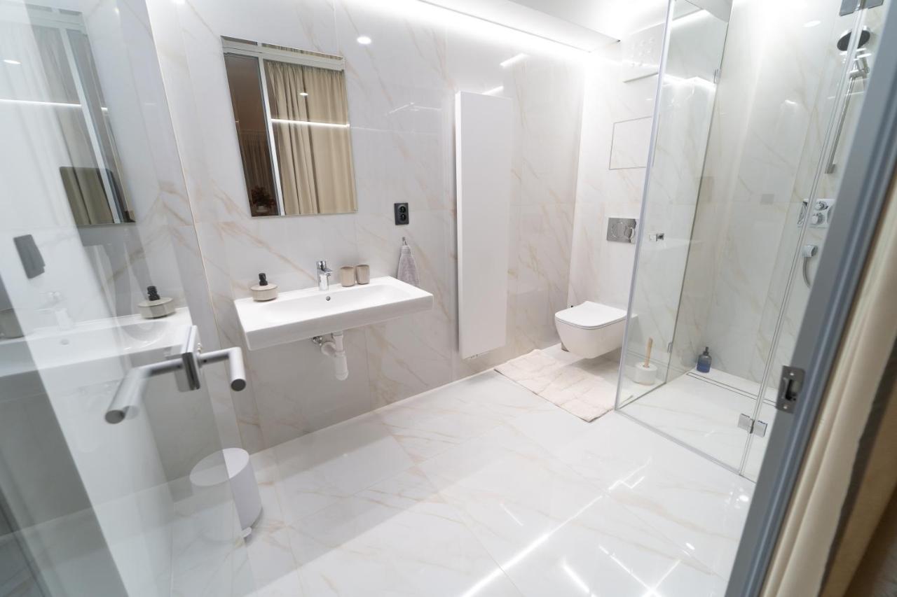 Hotel Zemplin เตรบิซอฟ ภายนอก รูปภาพ